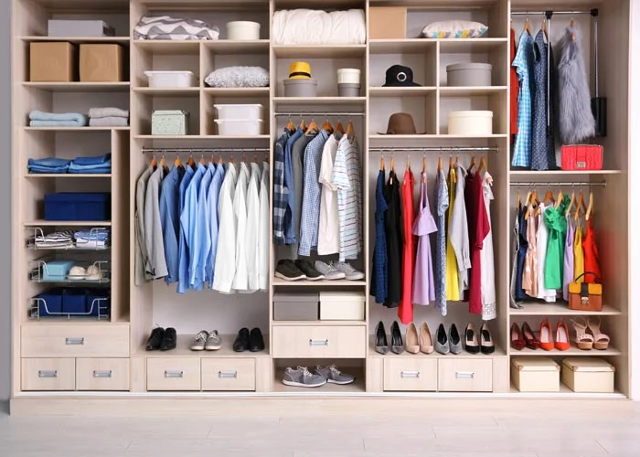 Kıyafetler Nasıl Saklanmalı?